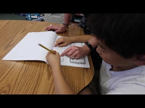 Cursive handwriting makes a comeback in California | REUTERS